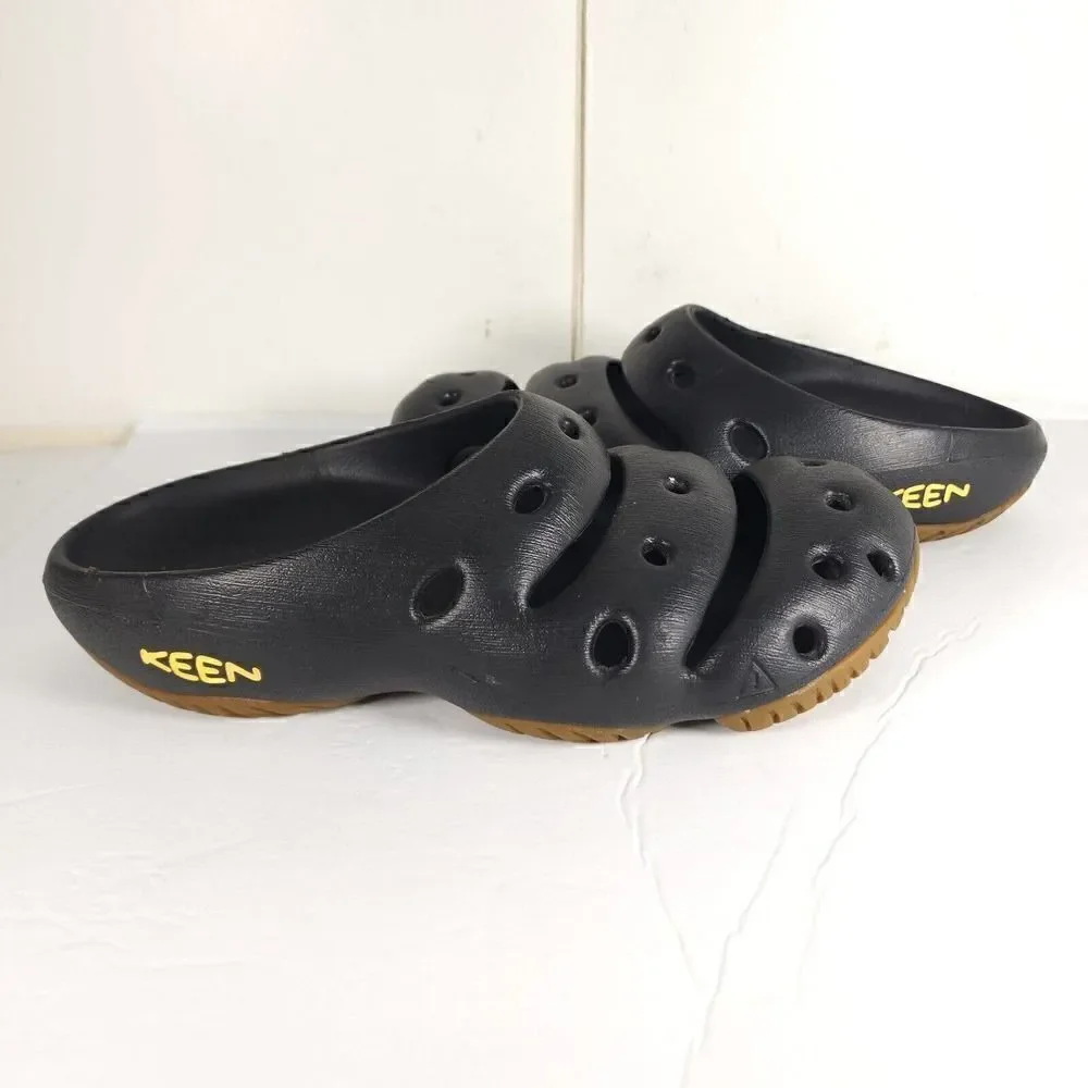Keen Yogui Arts Graphite Gray Black Slip On Slide Sandals Men's 9 Women's 11